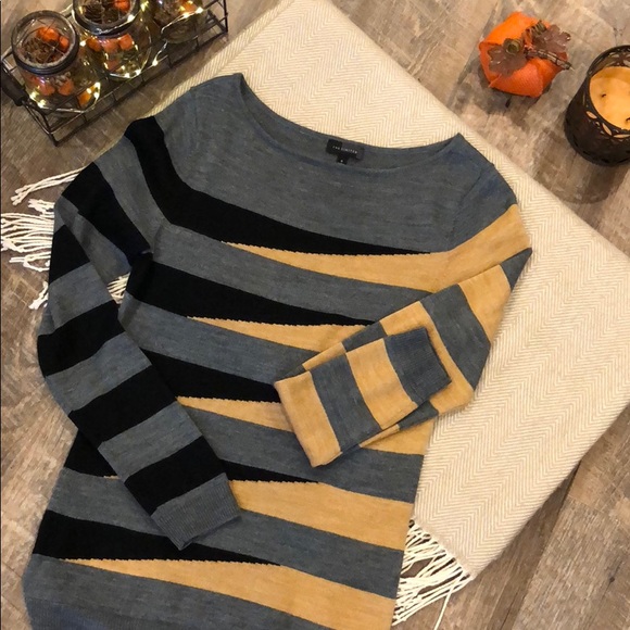 The limited sweater - Picture 1 of 3